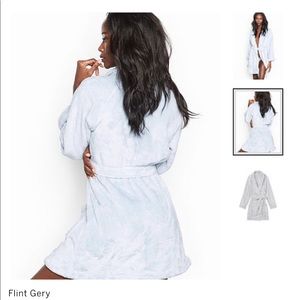 Victoria's Secret Intimates & Sleepwear - NWT Victoria’s Secret Cozy Hooded Short Robe Victoria's Secret Intimates & Sleepwear - NWT Victoria’s Secret Cozy Hooded Short Robe